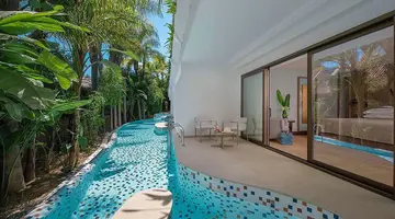 Four Seasons Hotel