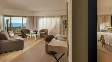 Four Seasons Hotel