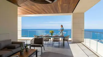 Four Seasons Hotel