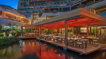 Four Seasons Hotel