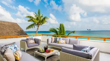 FOUR SEASONS RESORT MALDIVES AT LANDAA GIRAAVARU