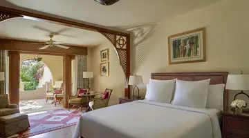 FOUR SEASONS RESORT