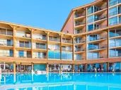 Four Views Oasis