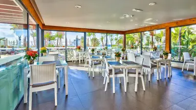 Four Views Oasis