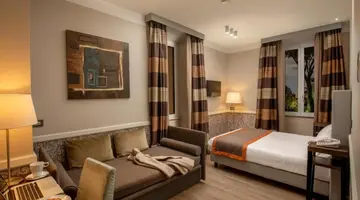 Fragrance St Peter Hotel