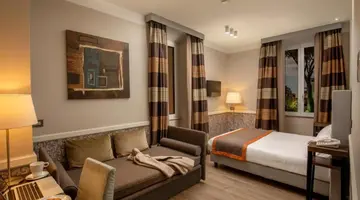 Fragrance St Peter Hotel