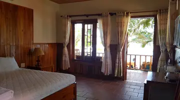 FREE BEACH RESORT