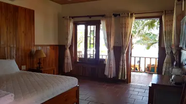 FREE BEACH RESORT