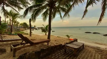 FREE BEACH RESORT