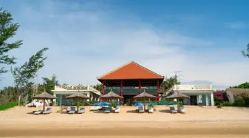 FULL MOON VILLAGE RESORT