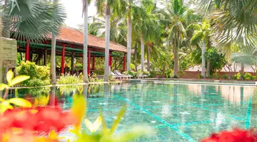 FULL MOON VILLAGE RESORT