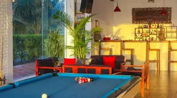 FULL MOON VILLAGE RESORT