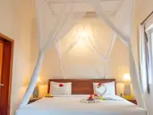 FULL MOON VILLAGE RESORT