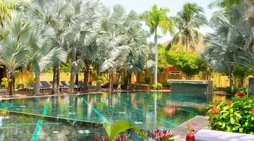 FULL MOON VILLAGE RESORT