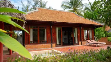 FULL MOON VILLAGE RESORT
