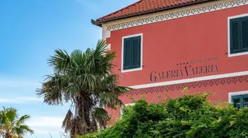 Galeria Valeria Downtown Seaside