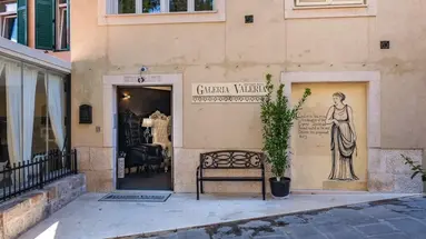 Galeria Valeria Downtown Seaside