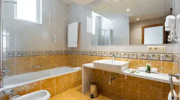 GARA SUITES GOLF & SPA