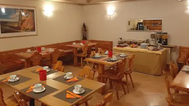 Garni Caravasc