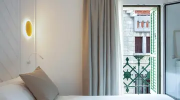 Gaudi Hotel
