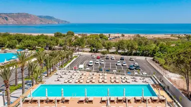 GEORGIOUPOLIS SUITES