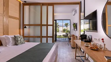 GEORGIOUPOLIS SUITES