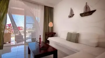 Gerakas Belvedere Hotel &amp Spa