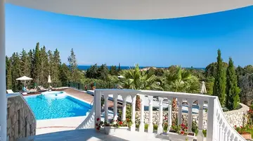 Gerakas Belvedere Hotel &amp Spa