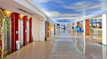 GHT Oasis Park and Spa