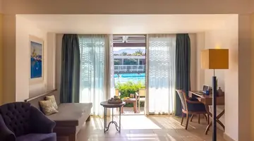 Giannoulis - Cavo Spada Luxury Sports &