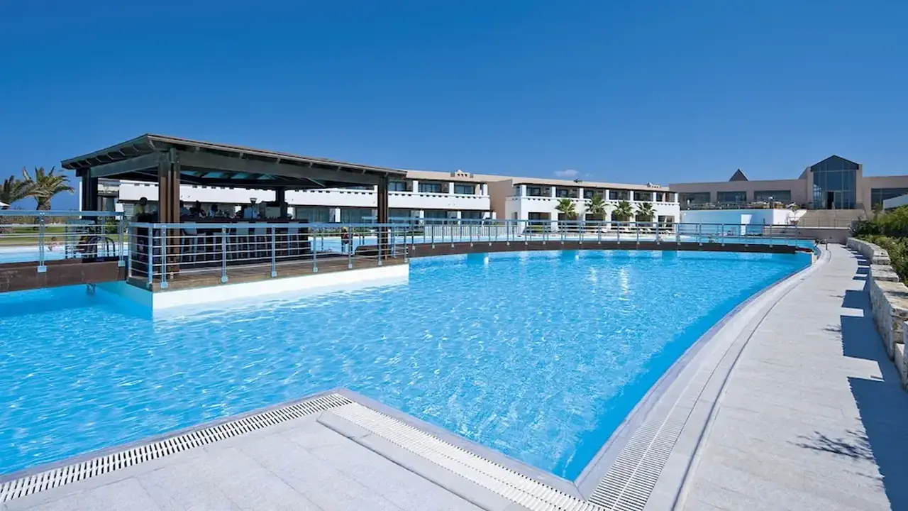 Giannoulis - Cavo Spada Luxury Sports &