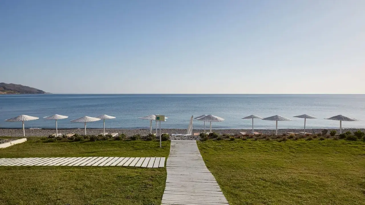 Giannoulis - Grand Bay Beach Resort - Ad