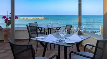 Giannoulis - Grand Bay Beach Resort - Ad