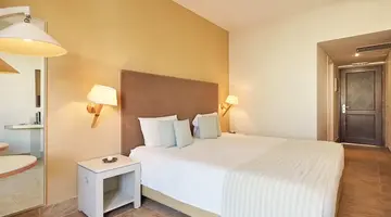 Giannoulis - Grand Bay Beach Resort - Ad
