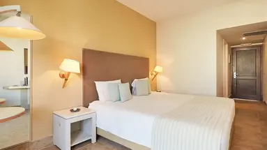 Giannoulis - Grand Bay Beach Resort - Ad