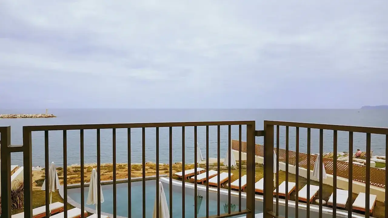 Giannoulis - Grand Bay Beach Resort - Ad