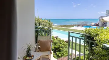 Giannoulis - Grand Bay Beach Resort - Ad