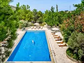 Gillham Vineyard Hotel