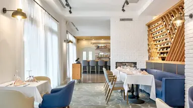 Gillham Vineyard Hotel