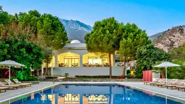 Gillham Vineyard Hotel