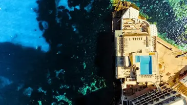 Gillieru Harbour Hotel