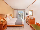 Gillieru Harbour Hotel