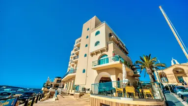 Gillieru Harbour Hotel