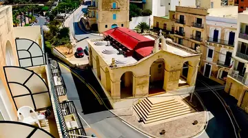 Gillieru Harbour Hotel