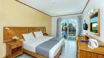 Gillieru Harbour Hotel