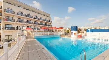 Gillieru Harbour Hotel