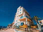 Gillieru Harbour Hotel