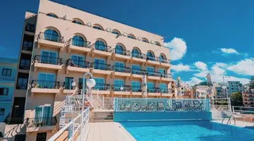Gillieru Harbour Hotel