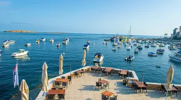 Gillieru Harbour Hotel