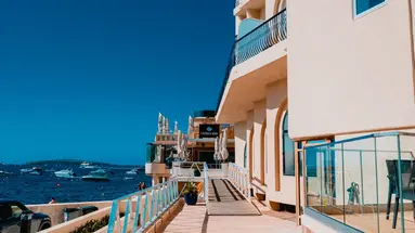 GILLIERU HARBOUR